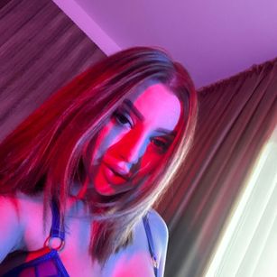 Model - AnnaSage dirty