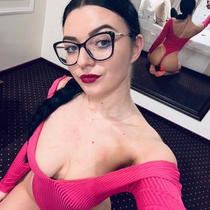 Model - DaphneJay dirty