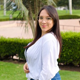 Model - Ruby Mendez Funny