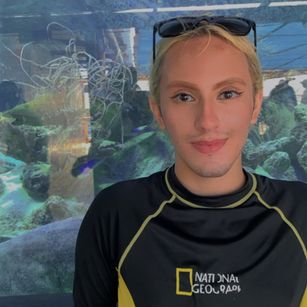 Model - Laden And Aroon Bigdick