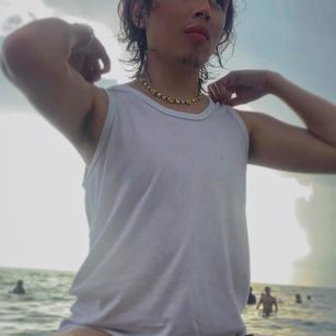 Model - Laden And Aroon cum