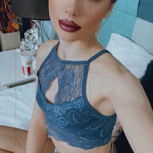 Model - RaysaBell dildo