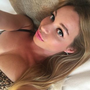 Model - SiaLove feet