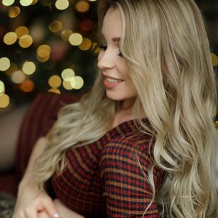 Model - SiaLove schoolgirl