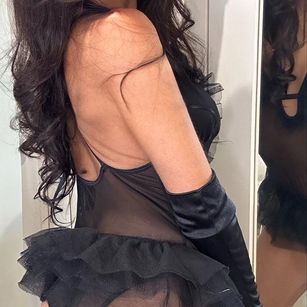 Model - Ariana Lopez milf