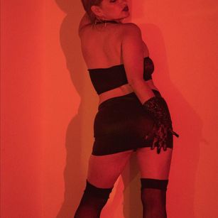 Model - Regina latina