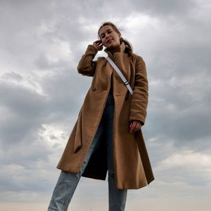 Model - Allison curvy