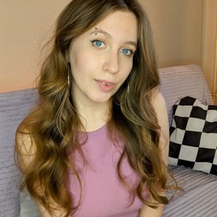 Model - Allison pussyplay