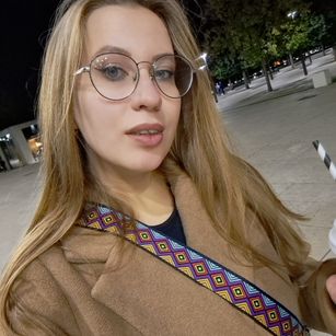 Model - Allison curvy