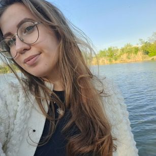 Model - Allison piercing