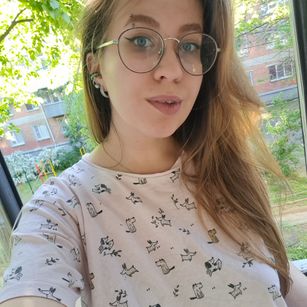 Model - Allison pussyplay