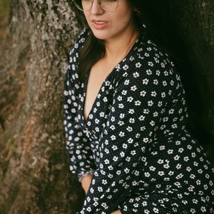 Model - Olivia Falcon latina