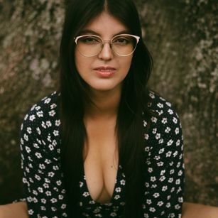 Model - Olivia Falcon dildo