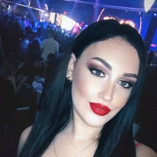 Model - Coco Chanel cum