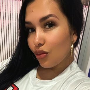 Model - LALUCEROOFICIAL Voluptuosa