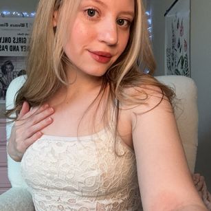 Model - Lili Turner cei