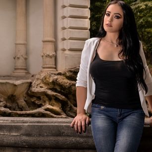 Model - Isabelle_Lee sph