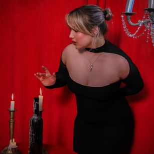 Model - LisaRoss striptease