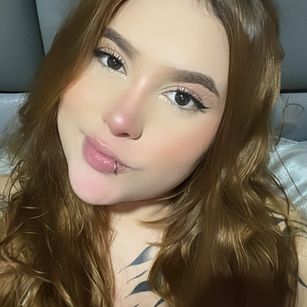 Model - Sofi Myers latina