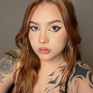 Model - Sofi Myers curvy