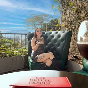 Model - SashaSstone oralsex