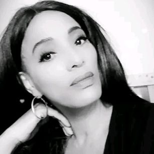 Model - MatureNina smoking