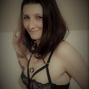 Model - Squirtenbabe squirt