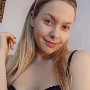 Model - Izzy Azalea deepthroat