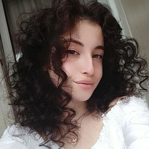 Model - Charlotte Ruve shy