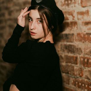 Model - Charlotte Ruve teen