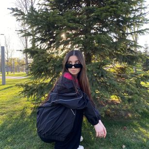 Model - Charlotte Ruve shy