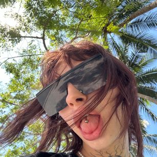 Model - Molly pantyhose