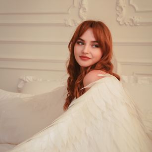 Model - CamillaLaws smoking