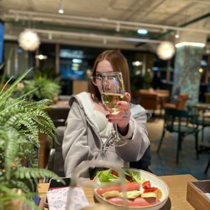 Model - Lola Shirley CBT