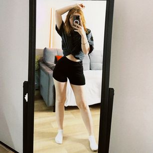 Model - Lola Shirley joi