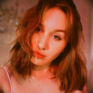 Model - Lola Shirley bigass