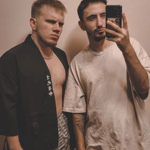 Model - Mikiien masturbation