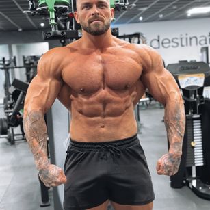 Model - Big Danny Flex biceps