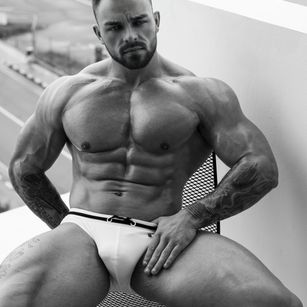 Model - Big Danny Flex bodybuilder