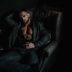 Model - Big Danny Flex MuscleWorship