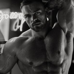 Model - Big Danny Flex abs