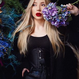 Model - NicoleNovak CBT