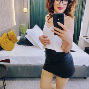 Model - LisaCroft feet