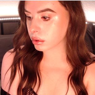 Model - SerenaShieldsT Trans