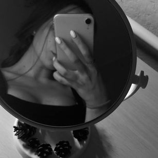 Model - LovelyNikol striptease