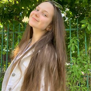 Model - LovelyNikol skinny