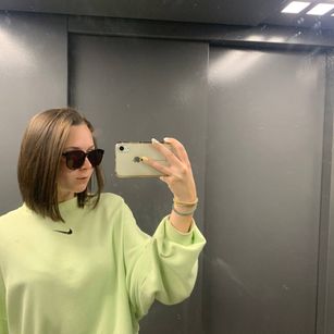 Model - LovelyNikol striptease