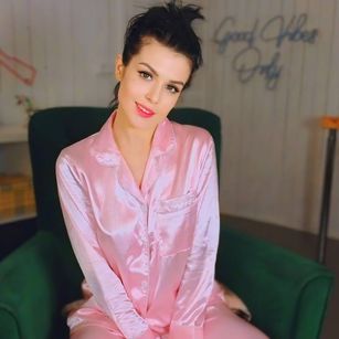 Model - Katerina brunette