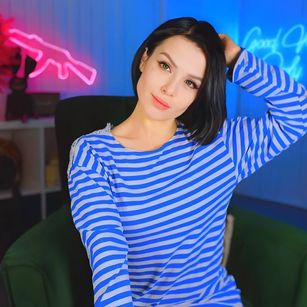 Model - Katerina brunette