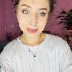 Model - VitaModel bigboobs